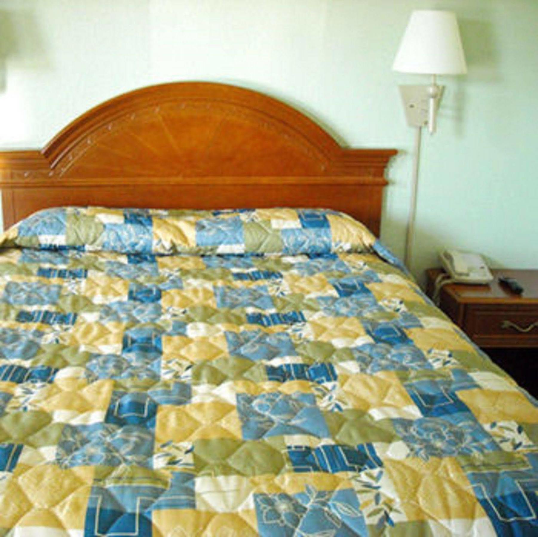 Whispering Pines Motel - Άσβιλ Δωμάτιο φωτογραφία