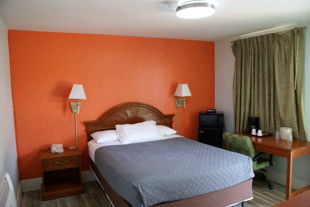 Whispering Pines Motel - Άσβιλ Εξωτερικό φωτογραφία